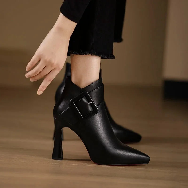 Yolanda | Botines Aveline con Hebilla